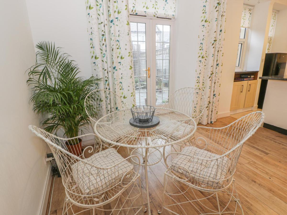 Garden Apartment Ayr Exteriör bild